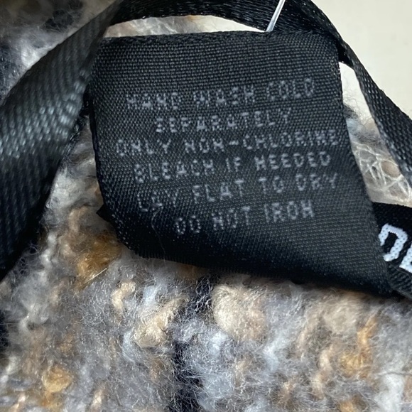 STEVE MADDEN One Size Black White Latte Gray Plaid Kimono Wrap Shawl Poncho NWT - Picture 9 of 9